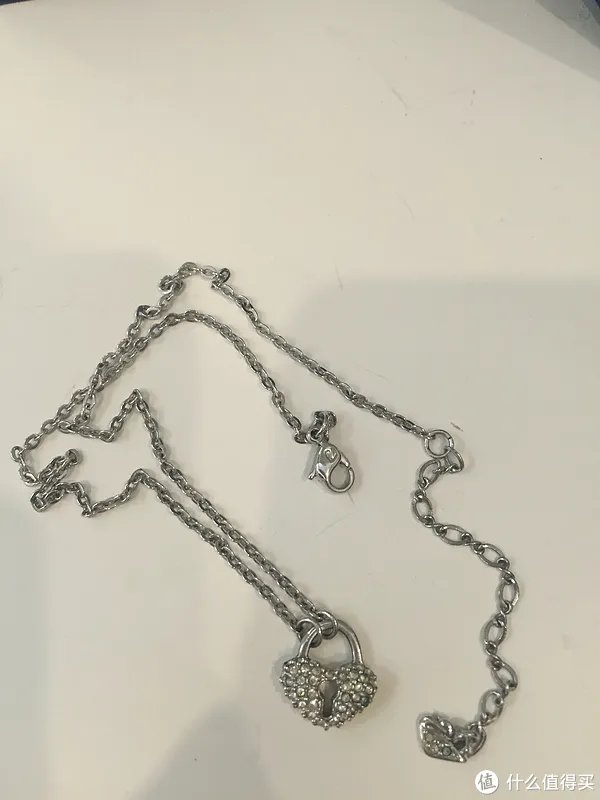 一个短脖女的项链世界——真人兽深度解毒