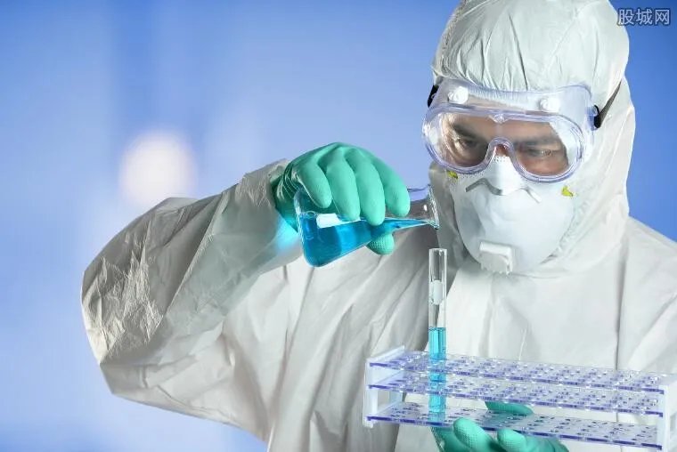 世卫总干事谭德塞哽咽发声 病毒本身不是最大的威胁