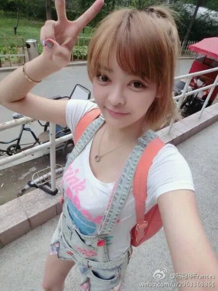 冯冠华整容了吗?冯冠华强大背景资料介绍