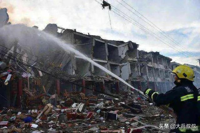 台州大溪高速公路口油罐车大爆炸，油罐车公司负法律责任吗？