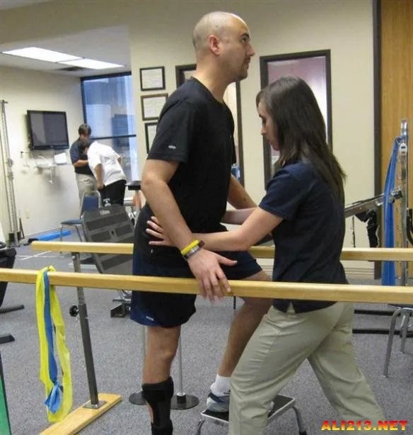 上大学就选它们!外媒评选2015年十大最热门工作榜