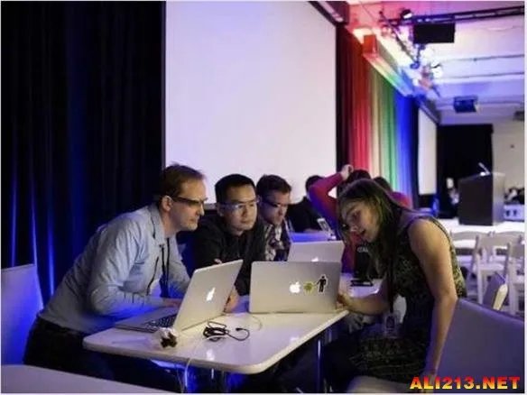 上大学就选它们!外媒评选2015年十大最热门工作榜