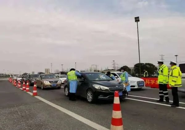 广西河池女子清明节上高速后迷路被困4天，女子是如何走出来的？