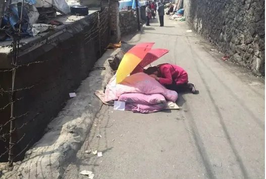 男子为街坊救火身亡是怎么回事？