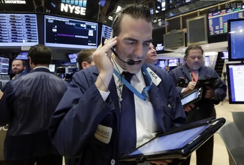 美国新冠肺炎确诊超204万 周五美股全线收涨