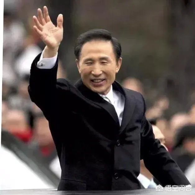 如何看待检方起诉李明博,并申请冻结其财产这件事?