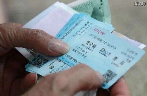 官方明确春运时间 买火车票依然是最关心的问题