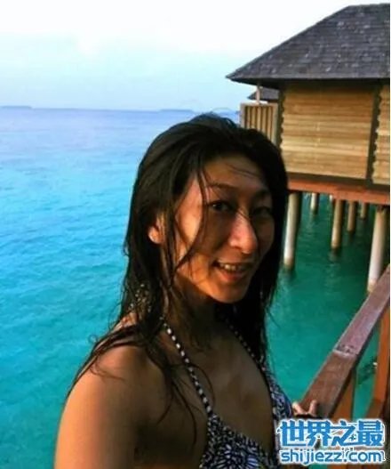 郑元畅老婆是谁，还未结婚但有个丑爆的女朋友 