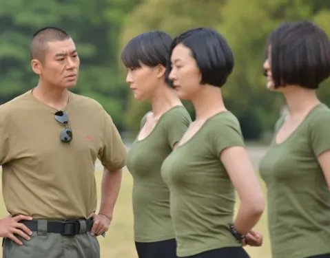 叶寸心的爸爸是谁？ 揭秘黑猫叶寸心之间的真实关系