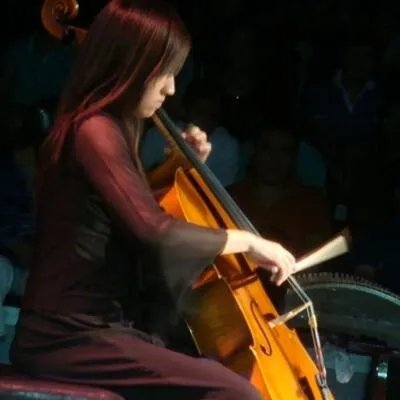 大提琴手陈美彤图片 与林志炫情歌王子现场合作