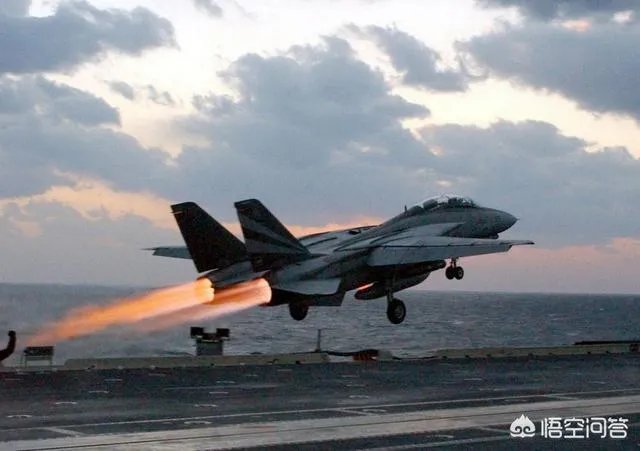 歼15起飞时后面竖起的挡板作用是什么？有何特殊要求？