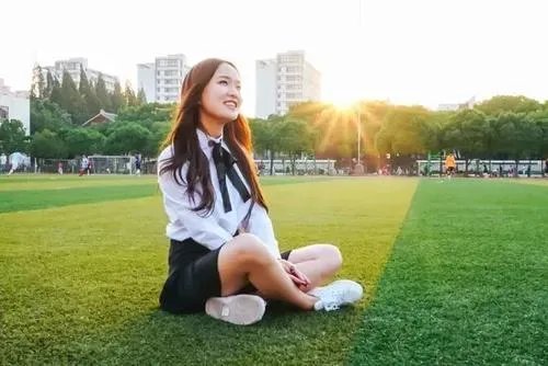 江苏大学坠楼学生母亲发声，为什么现在大学生如此容易轻生？