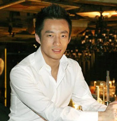 汪小菲称被拖欠房产证10余年，事情的始末究竟是怎样的？