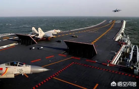 歼15起飞时后面竖起的挡板作用是什么？有何特殊要求？