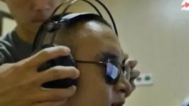 杜富国成为广播播音员,他是怎么成为播音员的?