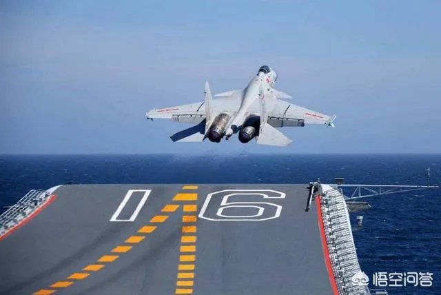 歼15起飞时后面竖起的挡板作用是什么？有何特殊要求？