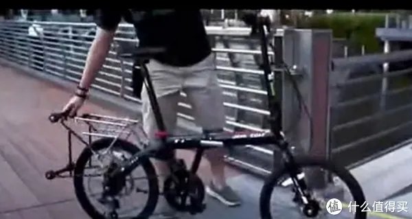 #乐骑天下# 公交通勤爱车：Langtu 狼途 14寸折叠车 开箱&后货架安装