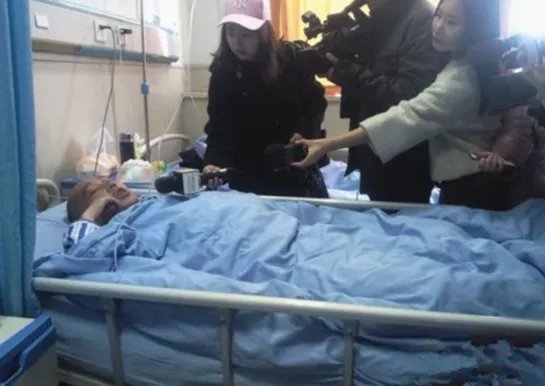 卧床玩手机致截瘫到底是怎么发生的呢？