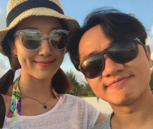 王祖蓝妻子晒合影图片秀恩爱 背景不一般为何喜欢祖蓝
