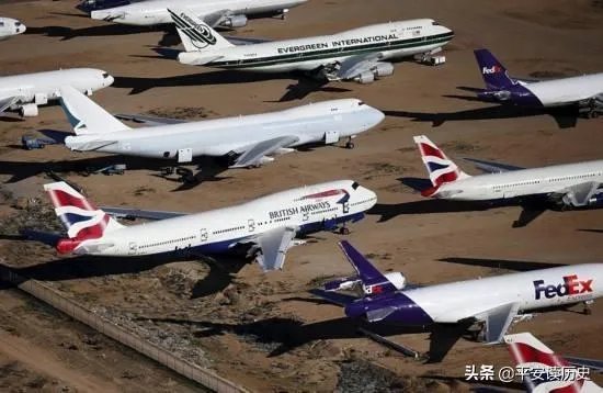 因疫情美国交通瘫痪,超400架飞机停满荒漠,堪称“飞机墓场”,如何评价?