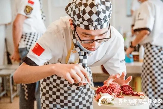 哪个学校学西点比较好？