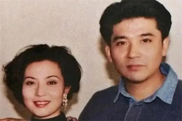 孙淳有孩子吗?没有(与妻子相爱如初)