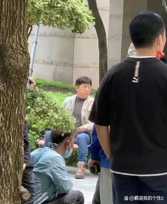 黄渤和梅婷在深圳一小区拍戏被叫停，此事对居民的生活有何影响？