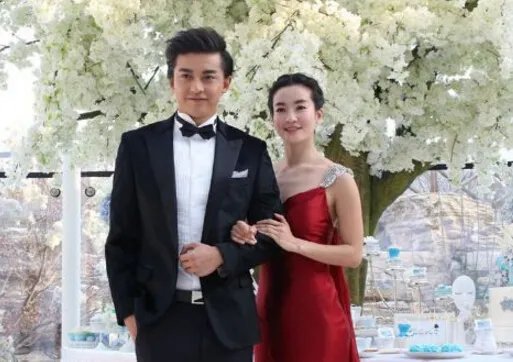 李佳航的老婆是谁 李佳航李晟公开恋情