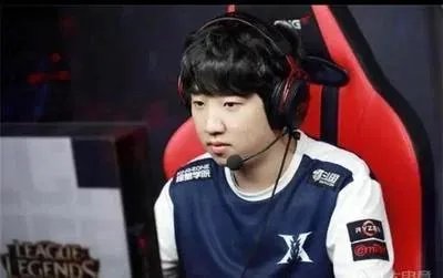 IG被FPX零封,Theshy的风评瞬间变了“第一上单是虚空的”,微博道歉太心酸。如何评价?