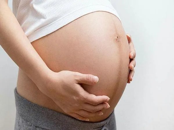 吉雪萍三胎成功诞下双胞胎，三子一女生活幸福令人称羡！