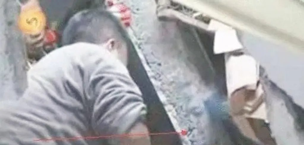 汶川地震灵异事件图片,陈坚的半张人脸最恐怖