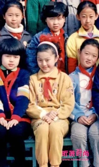 范冰冰家族照曝光:个个相貌出众最美竟是她(图)