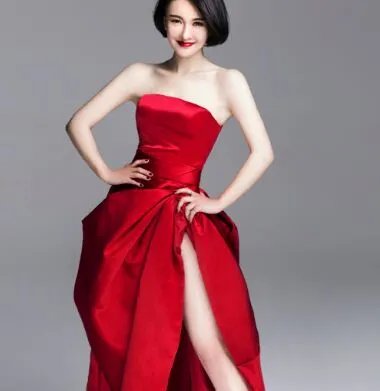 郑亦桐微博自爆昔日恋情 发性感比基尼照片引热搜