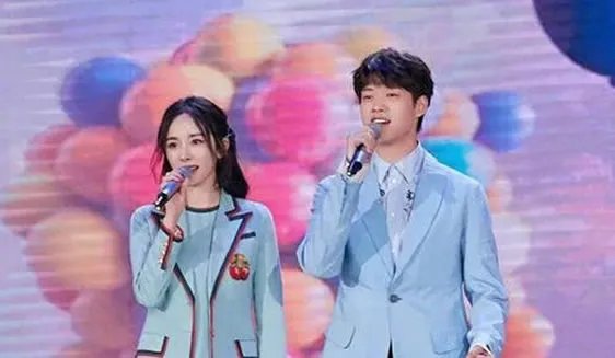 杨幂魏大勋恋情实锤来了:这究竟是真的还是假的?