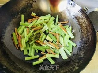 豆腐干炒芹菜