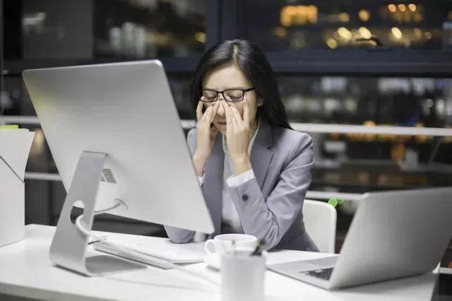 王者荣耀主播孤王，过度劳累猝死，你怎么看？