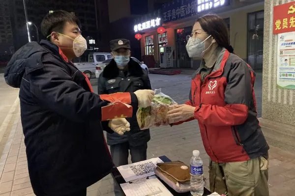 三地疫情遇到同一问题,为何大连疫情会迅速得到控制?