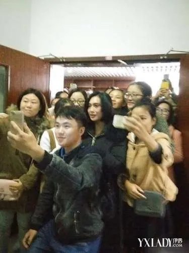 朱茵大学拍戏被围解开过去心结