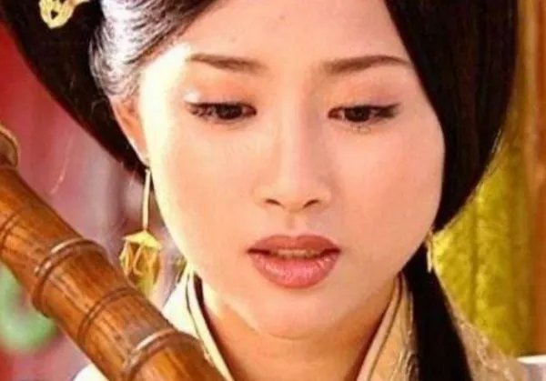 卫子夫王灵低调嫁给圈外老公恩爱如初,他们是有多恩爱?