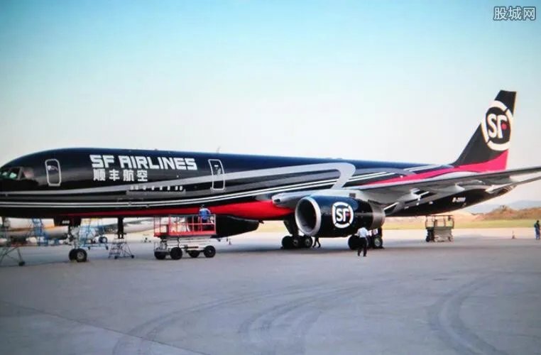 王卫身价有多少 顺丰老板娘邓丽贞背景照片曝光