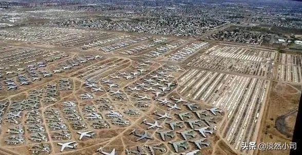 因疫情美国交通瘫痪,超400架飞机停满荒漠,堪称“飞机墓场”,如何评价?