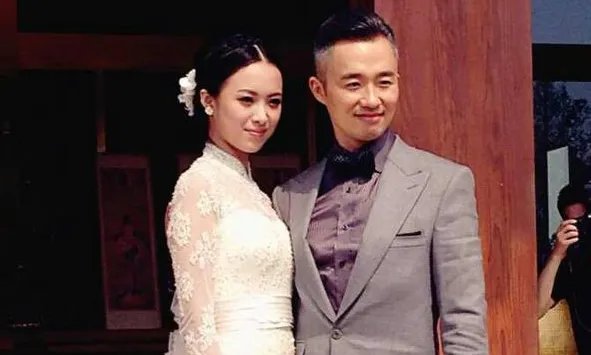 央视前主持人王萌萌,如今过得如何?