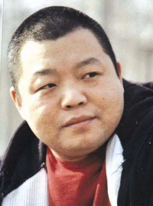 曾经红极一时的摇滚歌手臧天朔近况如何?