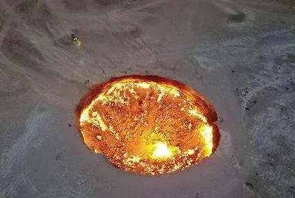 达瓦札天然气燃烧坑在哪里 天然气坑洞还要烧多久
