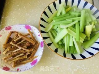 豆腐干炒芹菜