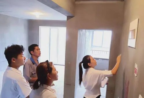 物业擅自将10年闲置房借他人住，你怎么看待这件事？