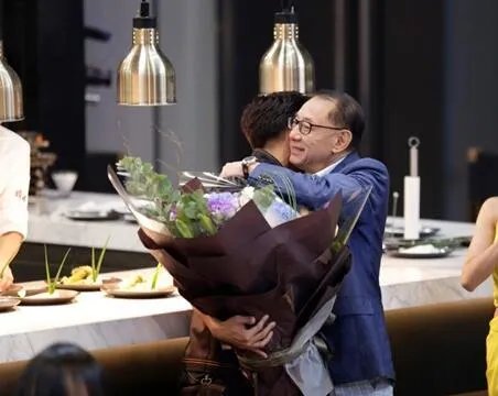 杨受成博士惊喜现身  谢霆锋：我有今天都是这个人给的