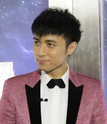 林心如公布恋情古巨基微博自黑 评论已被表情包占满