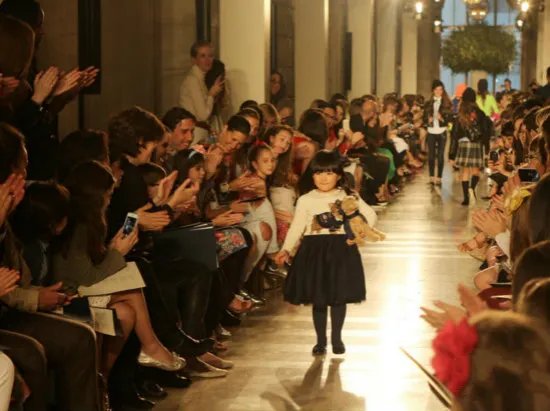 王诗龄走秀图甜美来袭 大气淡定绝对的巨星风范