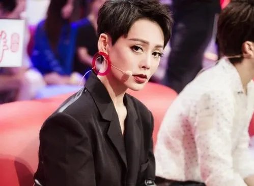 宁静的老板是于正，这是怎么回事？